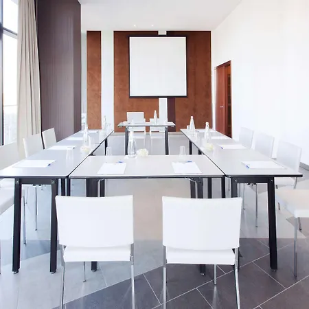 Ibis Styles Eur מלון