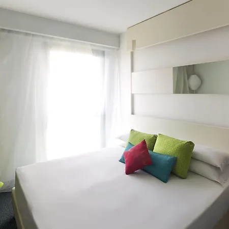 Ibis Styles Eur Hotel 4*