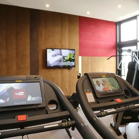 Ibis Styles Eur Hotel 4*